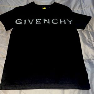 Boys Givenchy T-shirt (worn once ) size 12.